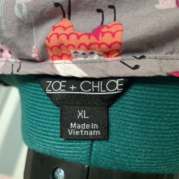 ZOE + CHLOE Llama Scrub Top Size XL - Picture 4 of 5